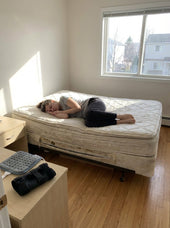 Choosing a Hybrid Mattress for Sciatica and Back Pain Relief - DuuDuu Mattress