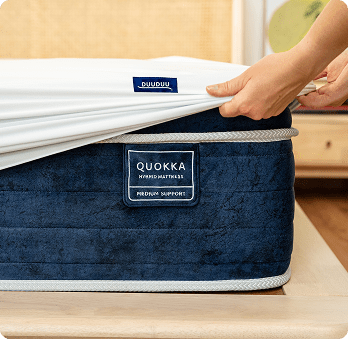 Hybrid mattress with pocket springs